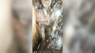 讓騷貨嘗嘗狼牙棒的威力 1